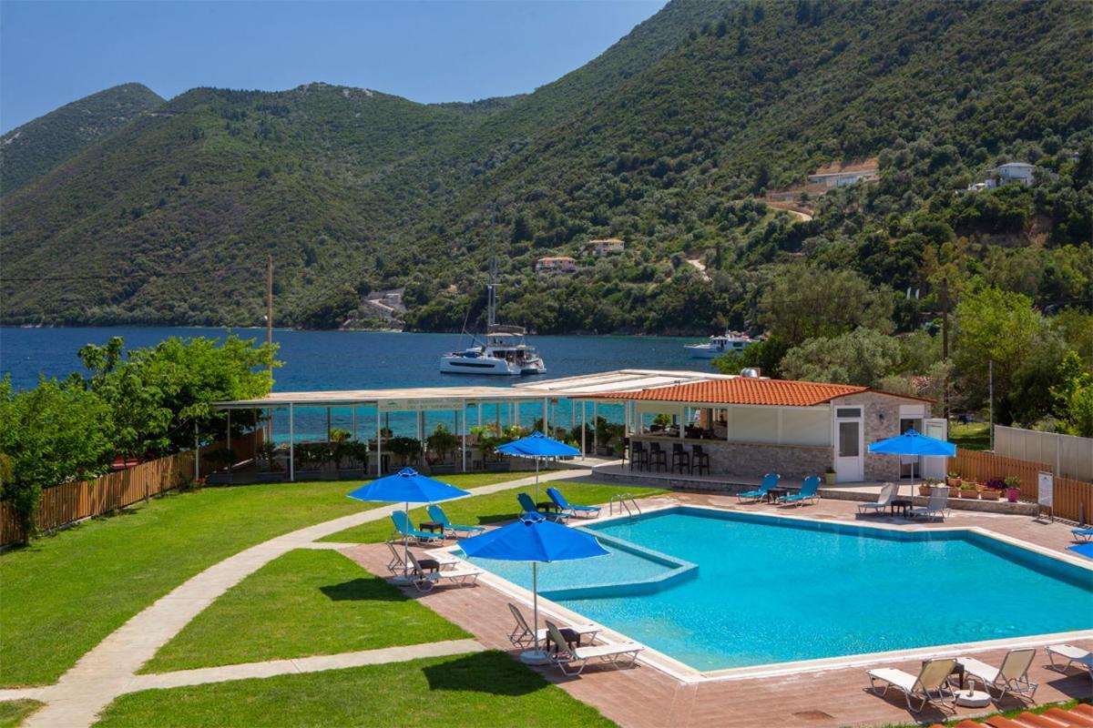 Menes Hotel Geni  Exterior photo