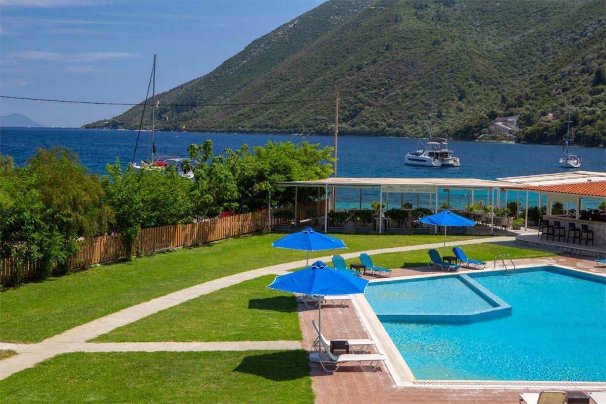 Menes Hotel Geni  Exterior photo