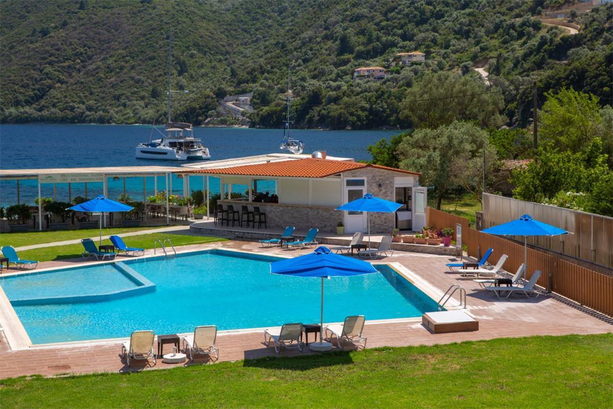 Menes Hotel Geni  Exterior photo