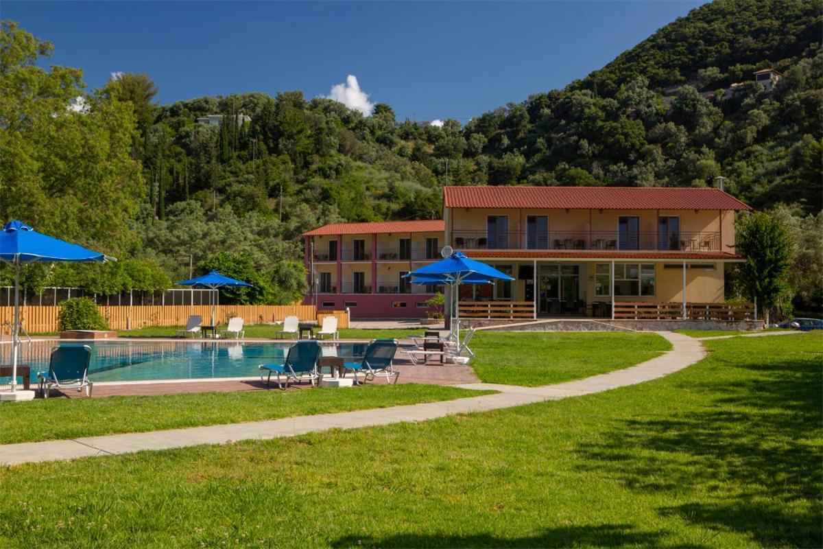 Menes Hotel Geni  Exterior photo