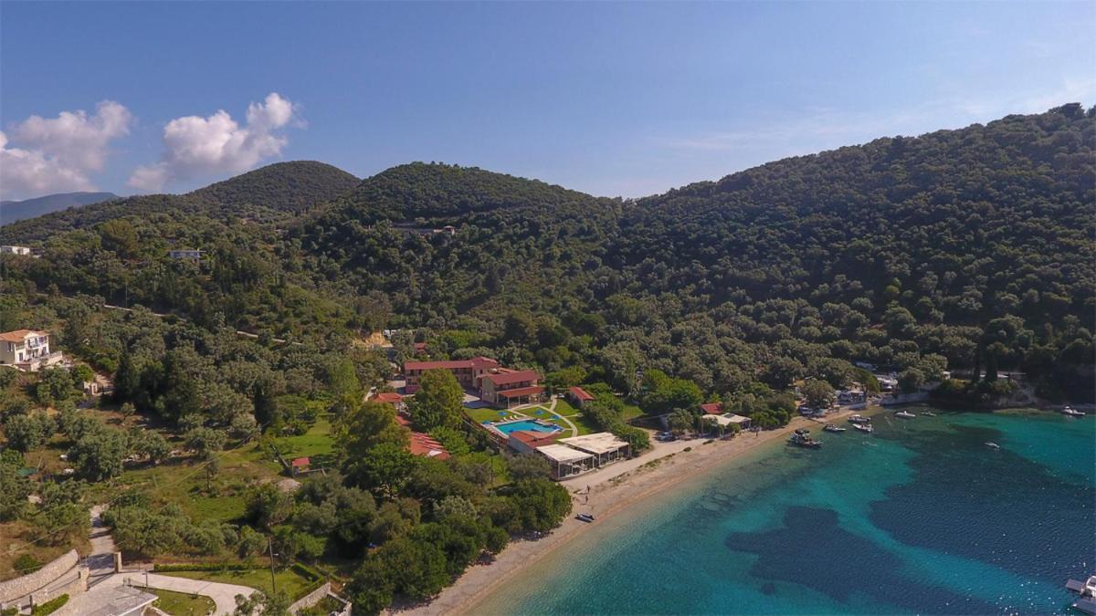 Menes Hotel Geni  Exterior photo
