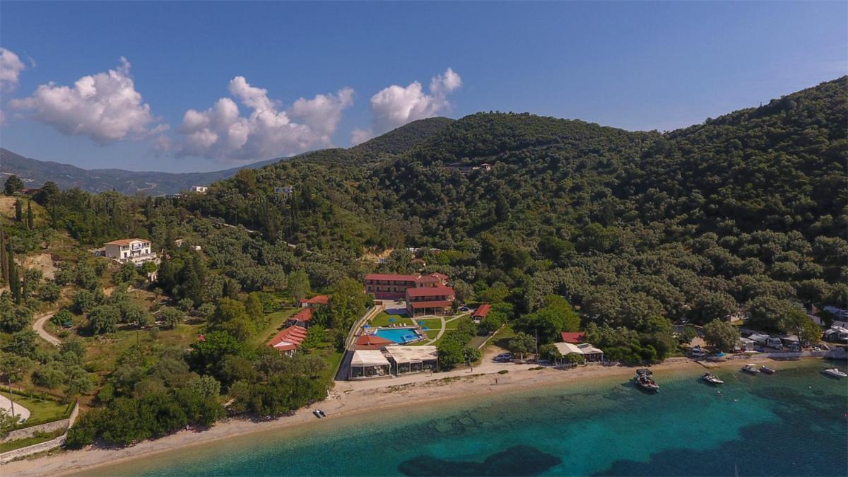 Menes Hotel Geni  Exterior photo